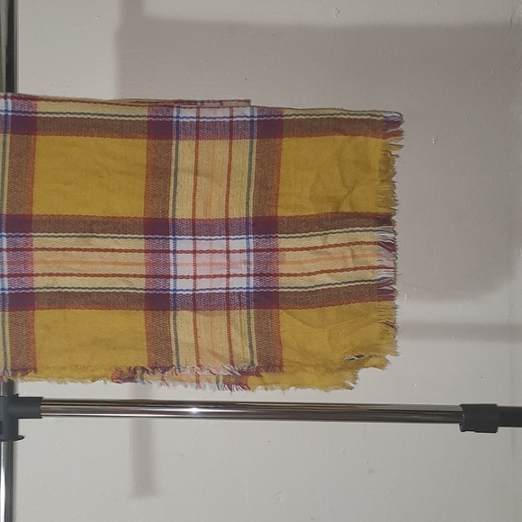 Scarfs - Picture 4 of 8